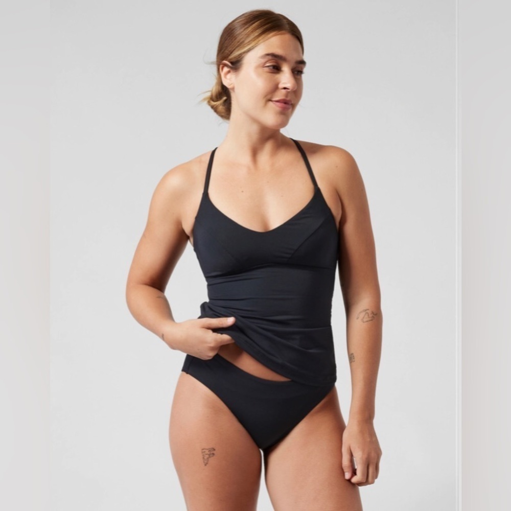 NWT! Athleta Black A-C Triangle Tankini - Multiple #531207 🩷